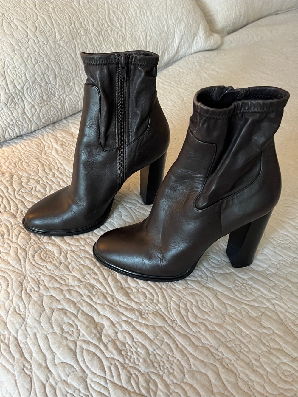 VINCE Women’s Dark Brown Leather Block Heel Ankle Boots - Picture 2 of 6